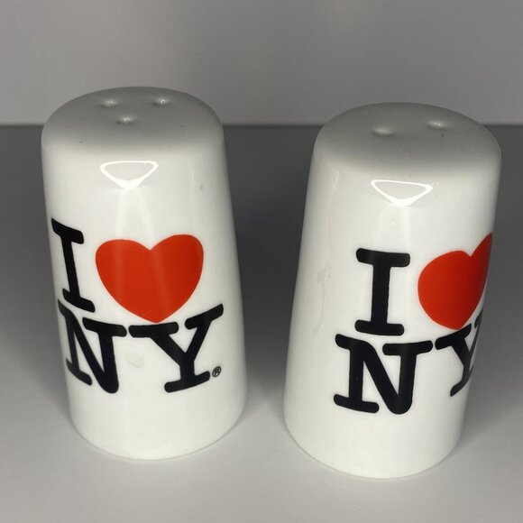 I heart New York Salt & Pepper Shakers - Picture 5 of 5